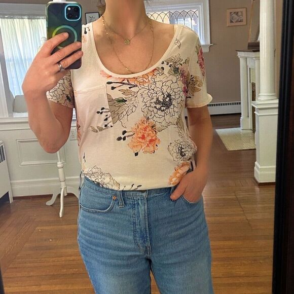 Aritzia Babaton Floral Top T-shirt Tee Peach Cream Brown Scoop Neck Size Medium - Picture 4 of 10